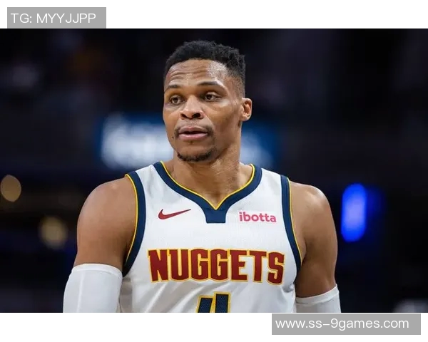 掘金主场的小球迷热情支持威少,拉塞尔的MVP梦想激励未来 掘金主场的小球迷热情支持威少,拉塞尔的MVP梦想激励未来