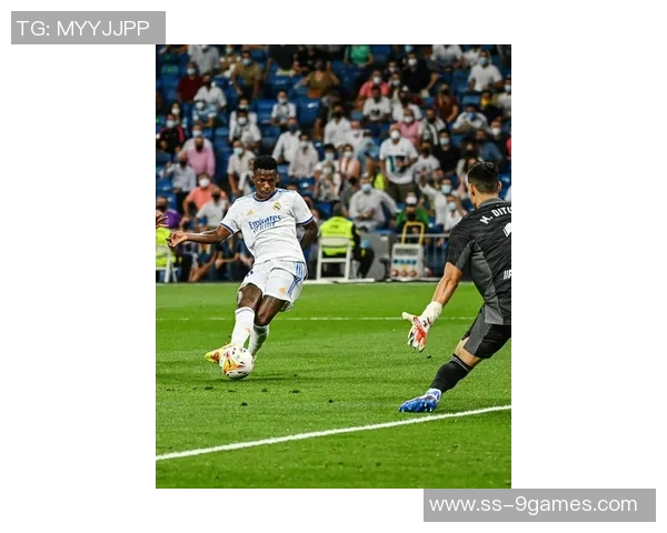 两难抉择:拉菲尼亚入场帮亚马尔解围与国家队队友维尼修斯起争执 两难抉择:拉菲尼亚入场帮亚马尔解围与国家队队友维尼修斯起争执