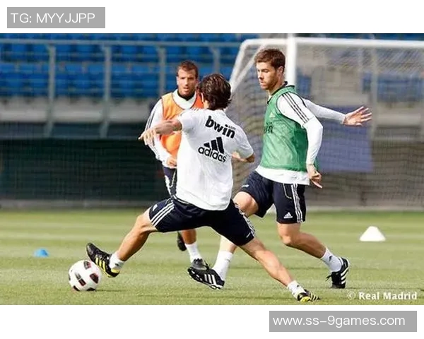 弗兰-加西亚连吃2黄被罚下,阿隆索怒吼:别XXX开玩笑了 弗兰-加西亚连吃2黄被罚下,阿隆索怒吼:别XXX开玩笑了